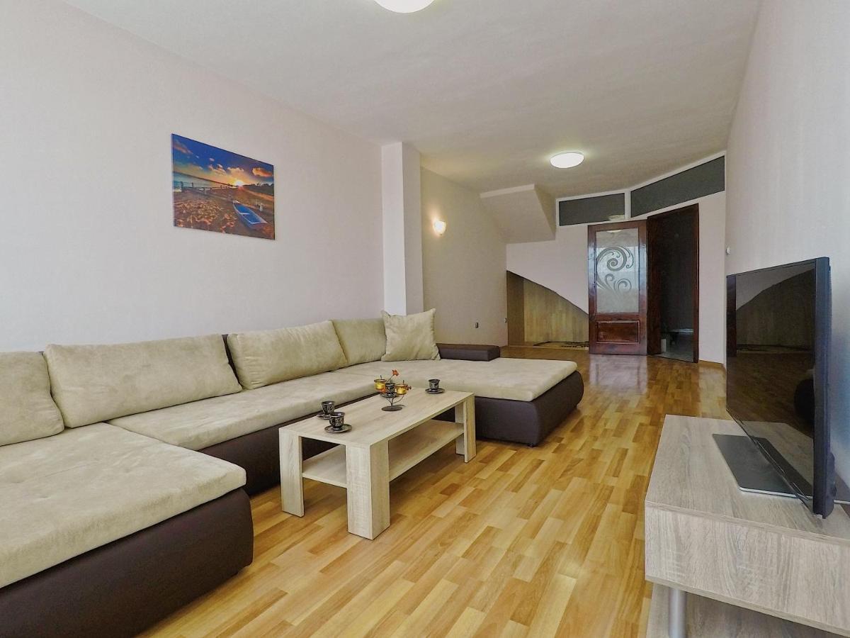 Spacious And Bright Maisonette Varna Center ภายนอก รูปภาพ
