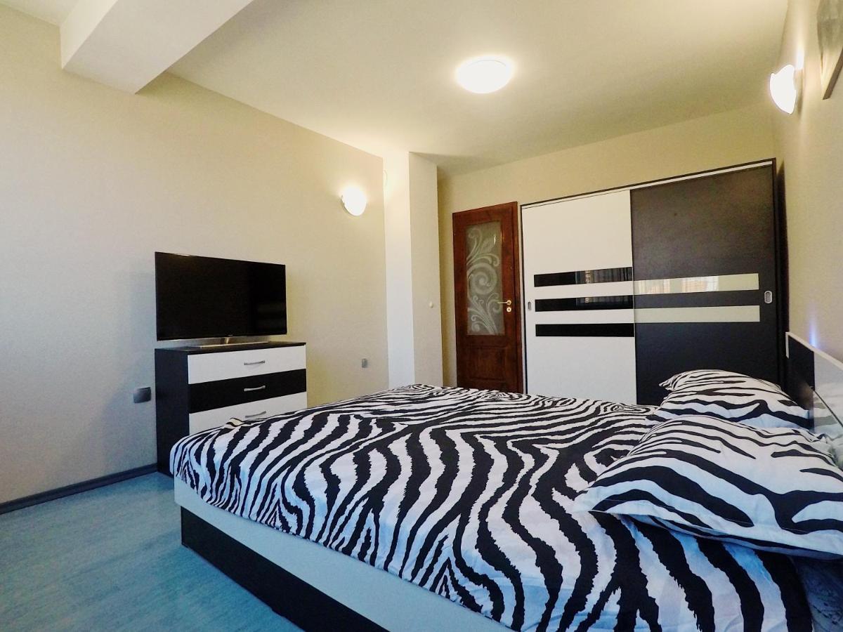 Spacious And Bright Maisonette Varna Center ภายนอก รูปภาพ