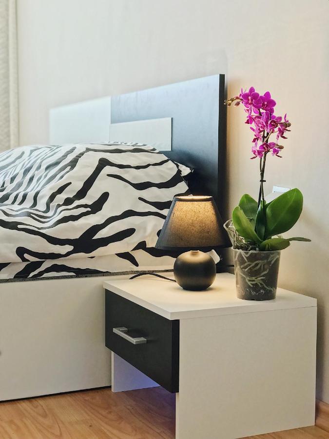Spacious And Bright Maisonette Varna Center ภายนอก รูปภาพ