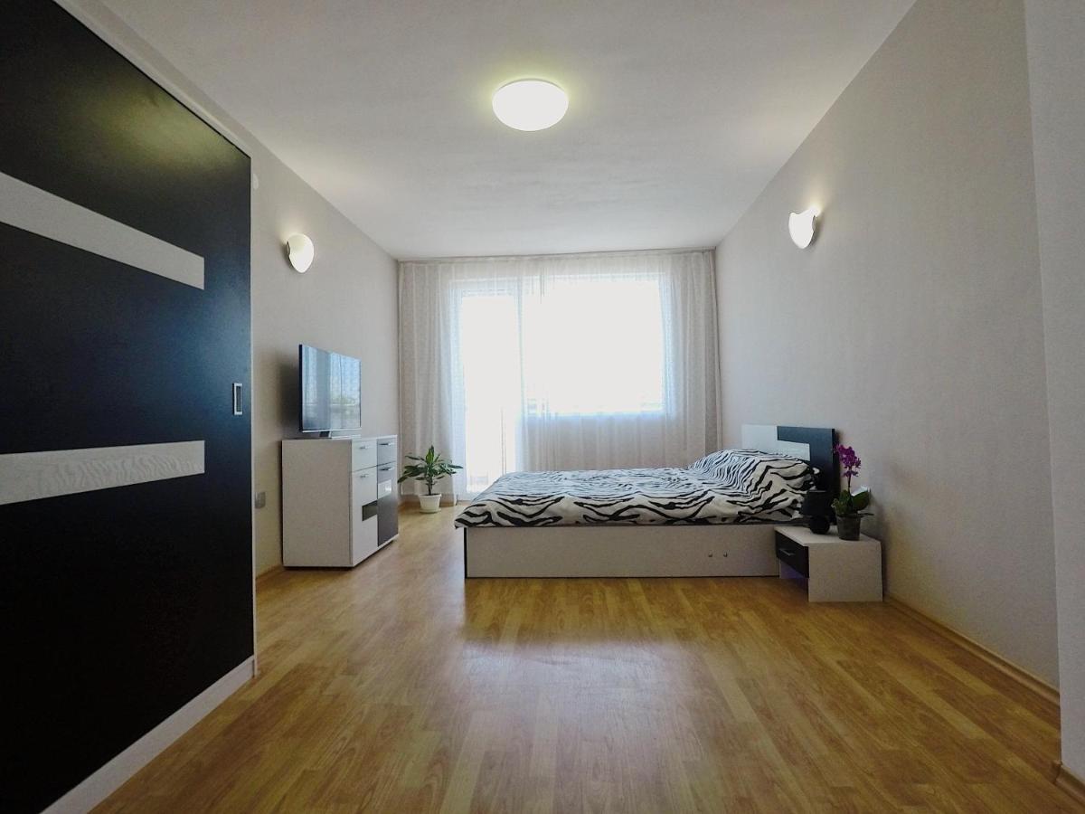 Spacious And Bright Maisonette Varna Center ภายนอก รูปภาพ
